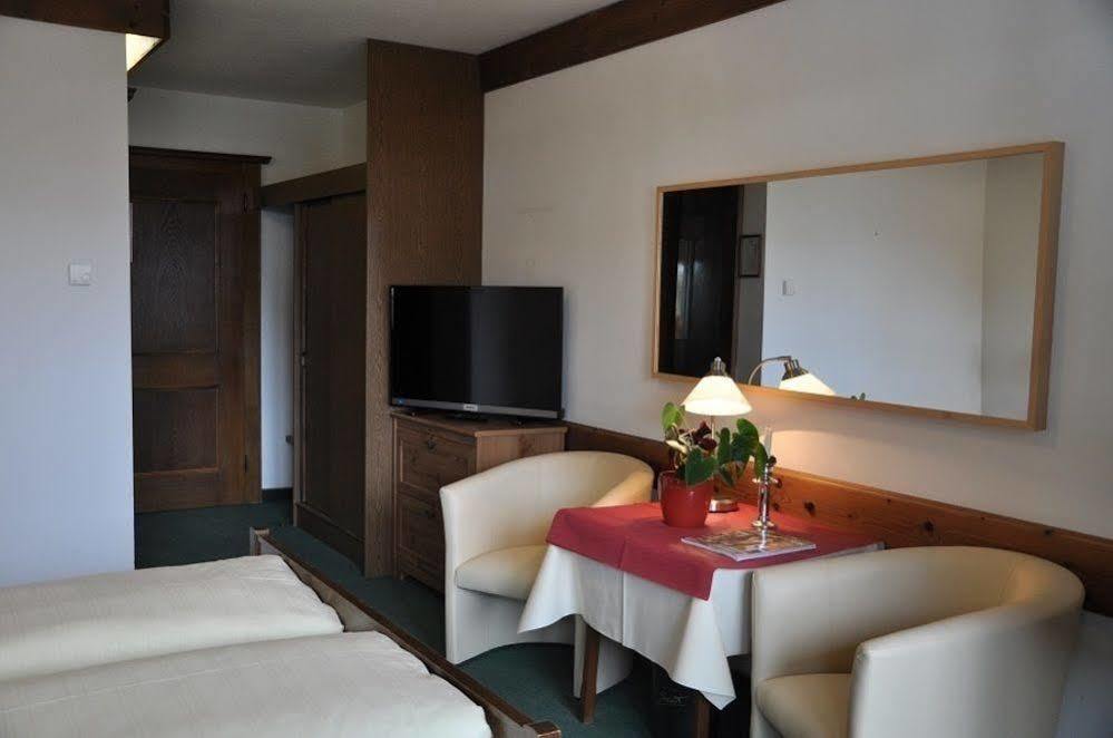 Hundsdorfl Hotel Moawirt מראה חיצוני תמונה